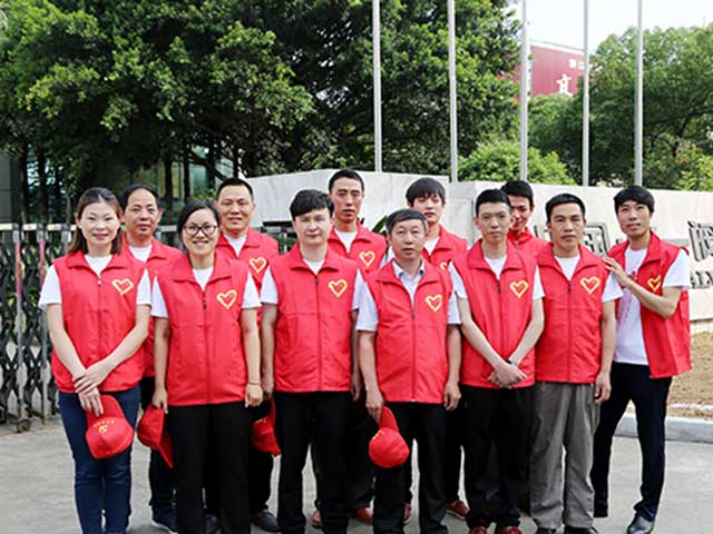 “黨員示范走在前、治水剿劣當(dāng)先鋒”